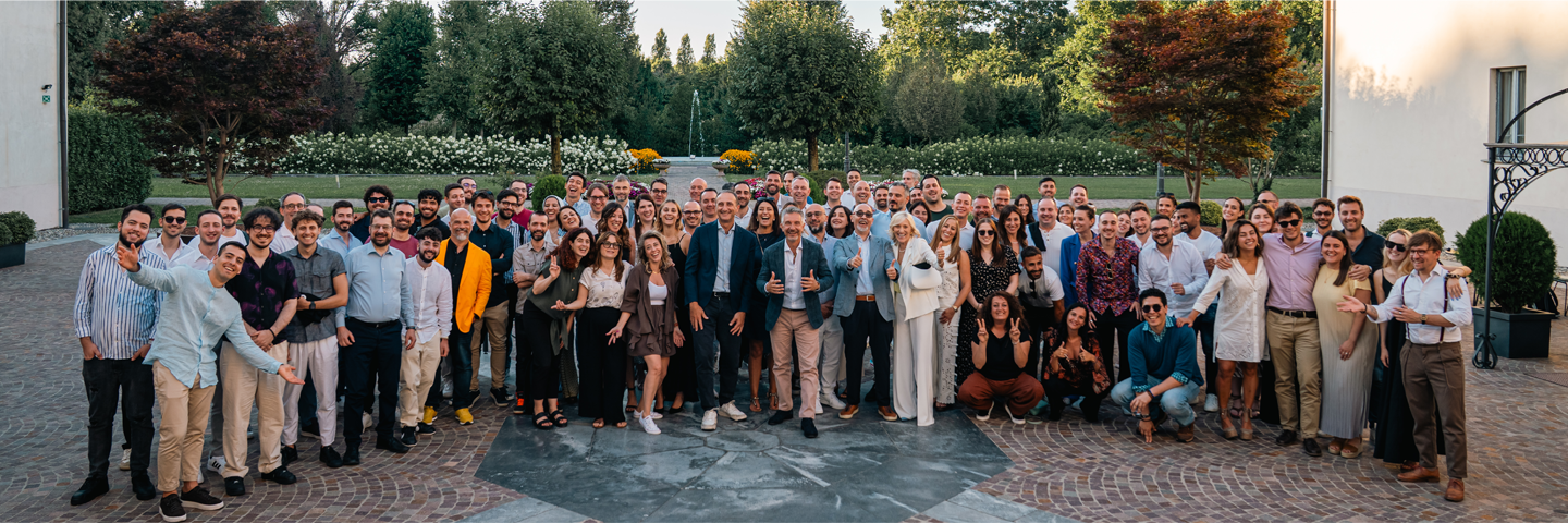 Our team speaks many languages and brings with it cultures: take a look into our world